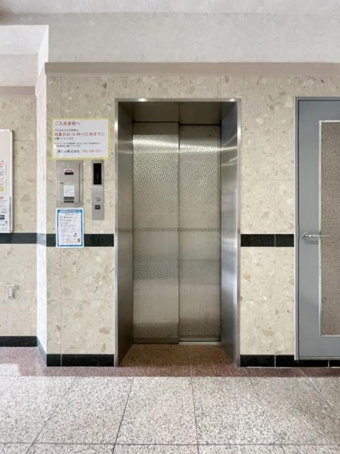 【エントランスホール】エレベーター