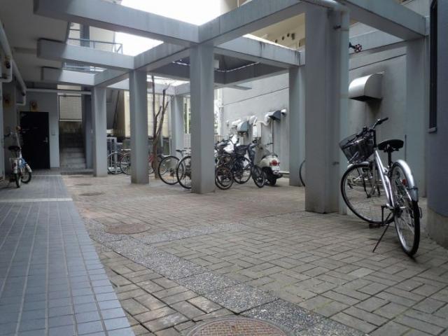 【駐輪場】◎広めの駐輪場です◎自転車、原付も駐輪できます◎