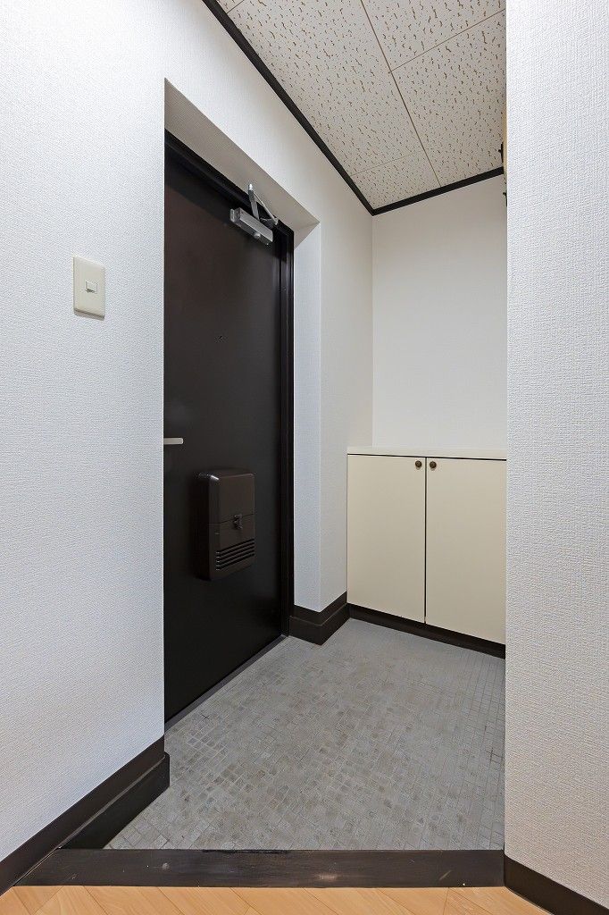 【玄関】【画像は401号室】