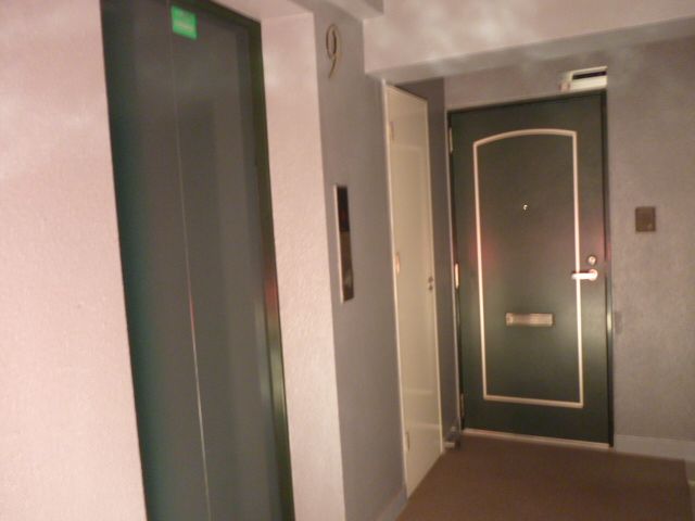 玄関からエレベーターまですぐ！