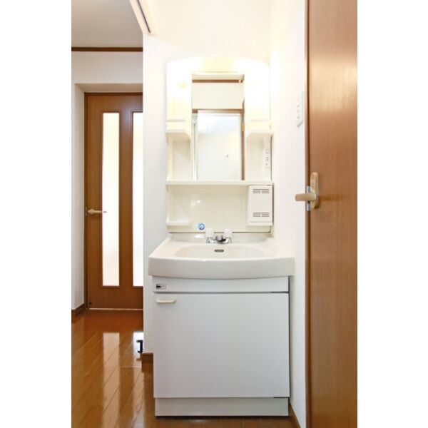 【洗面化粧台】※同物件別部屋参考写真です。現状優先になります。