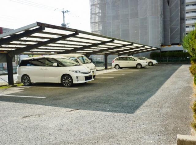 屋根付き駐車場１台込み