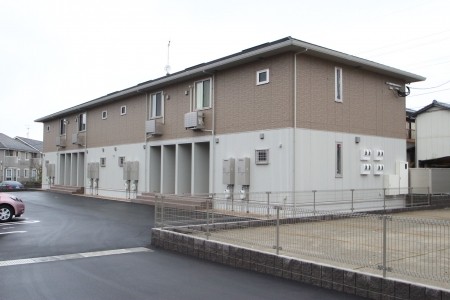 【四箇田団地入口バス停徒歩3分】ペット飼育相談可能な2ＬＤＫのご紹介です。ネット無料、宅配ボックスなど、設備も充実しています。【早良区田村】