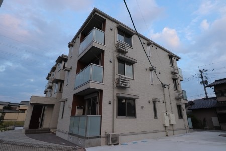 【久留米市津福今町】インターネット無料☆彡最上階・角部屋！！照明器具付きの1ＬＤＫ♪【津福駅　徒歩16分】