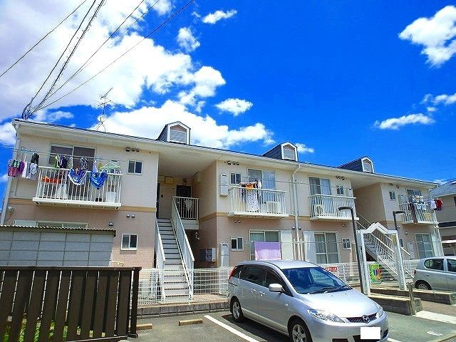 【若久】通りから入った静かな住宅地、ゆったりした間取りの２LDK、小学校近く、2口コンロ付き、駐車場も空いています☆【若久バス停まで徒歩５分】