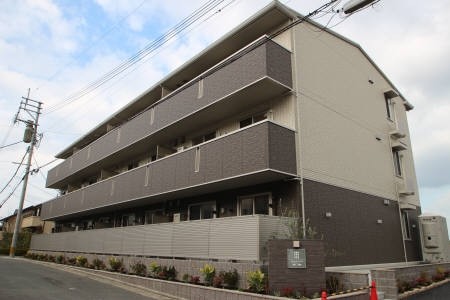 【南町バス停徒歩4分】セキュリティ面でも安心のオートロック設置済み物件の2ＬＤＫ。都市ガス使用、浴室乾燥機、ウォークインクローゼットなど設備も充実しています。【城南区南片江】