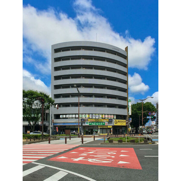 【大橋駅徒歩1分！】大橋駅のロータリーに面した１R☆駅近というよりもう駅見えてます!!単身者向けのコンパクトなお部屋、キッチンにカウンターあり、バストイレ別室、室内洗濯機置き場、高層階日当たり良好☆オートロック・モニターホン・防犯カメラでセキュリティもしっかり！【大橋1丁目】