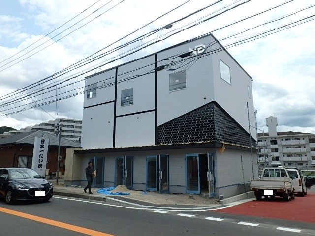 【今宿駅前1丁目】*☆新築☆彡海沿い、バイクガレージ付お洒落なメゾネットタイプの２LDKです☆＊【今宿駅7分】