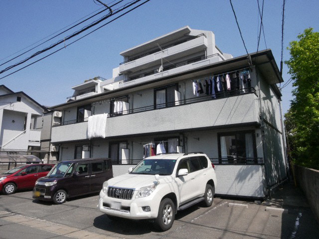 【大橋駅徒歩9分】駅から程よく離れた１K☆静かな住宅街、単身者向けでは広ーい10帖の洋室！バストイレ別室、室内洗濯機置き場、浴室乾燥や温水洗浄便座も完備、二階角部屋です！敷地内平置き駐車場空き有【大橋4丁目】