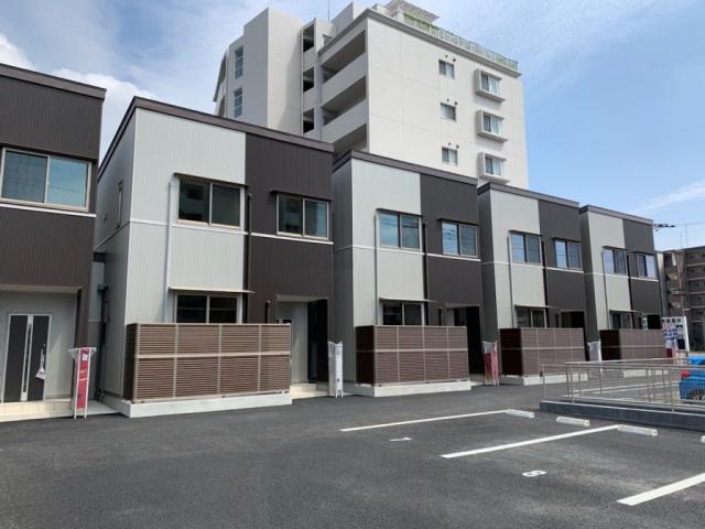 【筑紫駅　徒歩３分】＊駐車場込み☆小型犬２匹まで相談可☆２階建ての３LDKタウンハウス☆築浅で設備充実してます＊【筑紫】