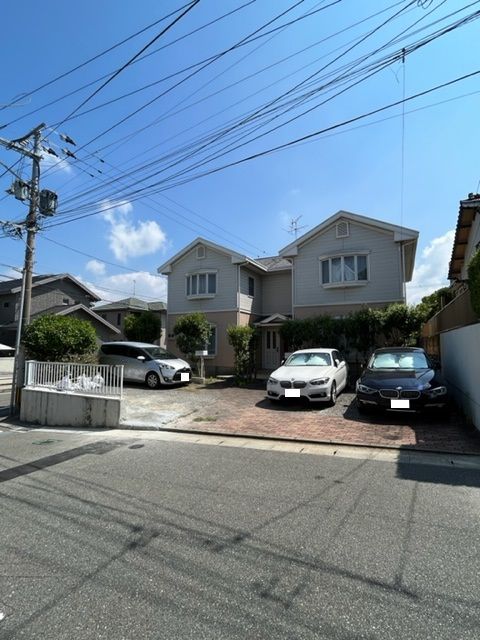 【南区長住】閑静な住宅街のテラスハウス４DK☆二階建、庭付き♪駐車場2台分無料、室内全面リフォーム済み！お買物も便利な立地です！【長住6丁目バス停徒歩4分】