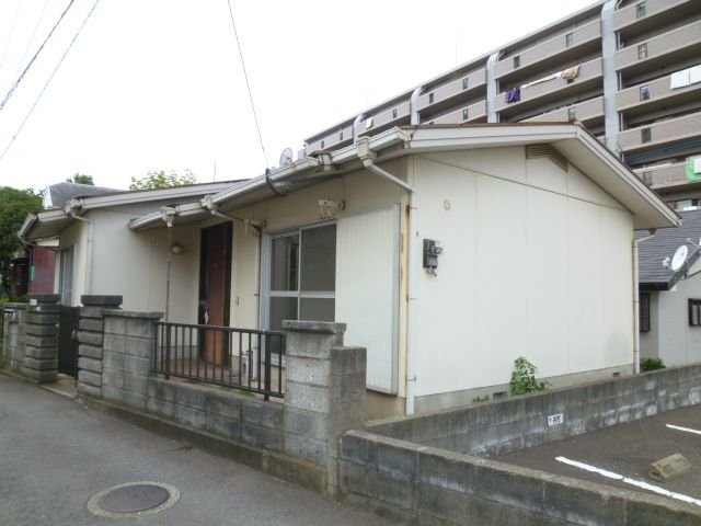 【貝塚線名島駅 徒歩:８分】☆小型犬?☆閑静住宅街☆近隣にスーパー☆収納充実☆キッチンに窓【千早２丁目】