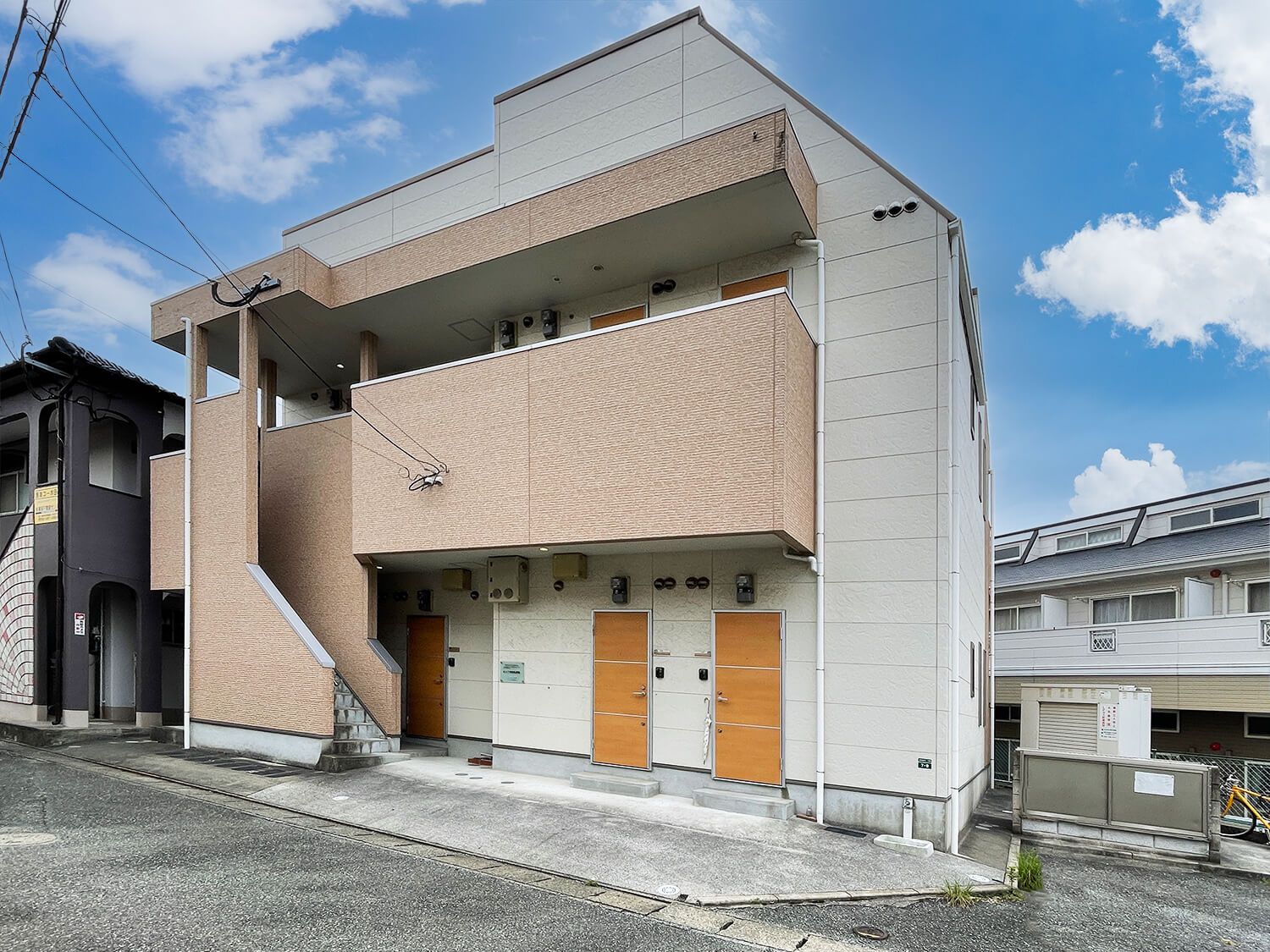 【JR香椎駅 徒歩:7分】☆?小型犬OK☆ロフト☆光インターネット使い放題☆バス・トイレ別☆室内洗濯機置場☆プロパンガス【香椎駅東１丁目】