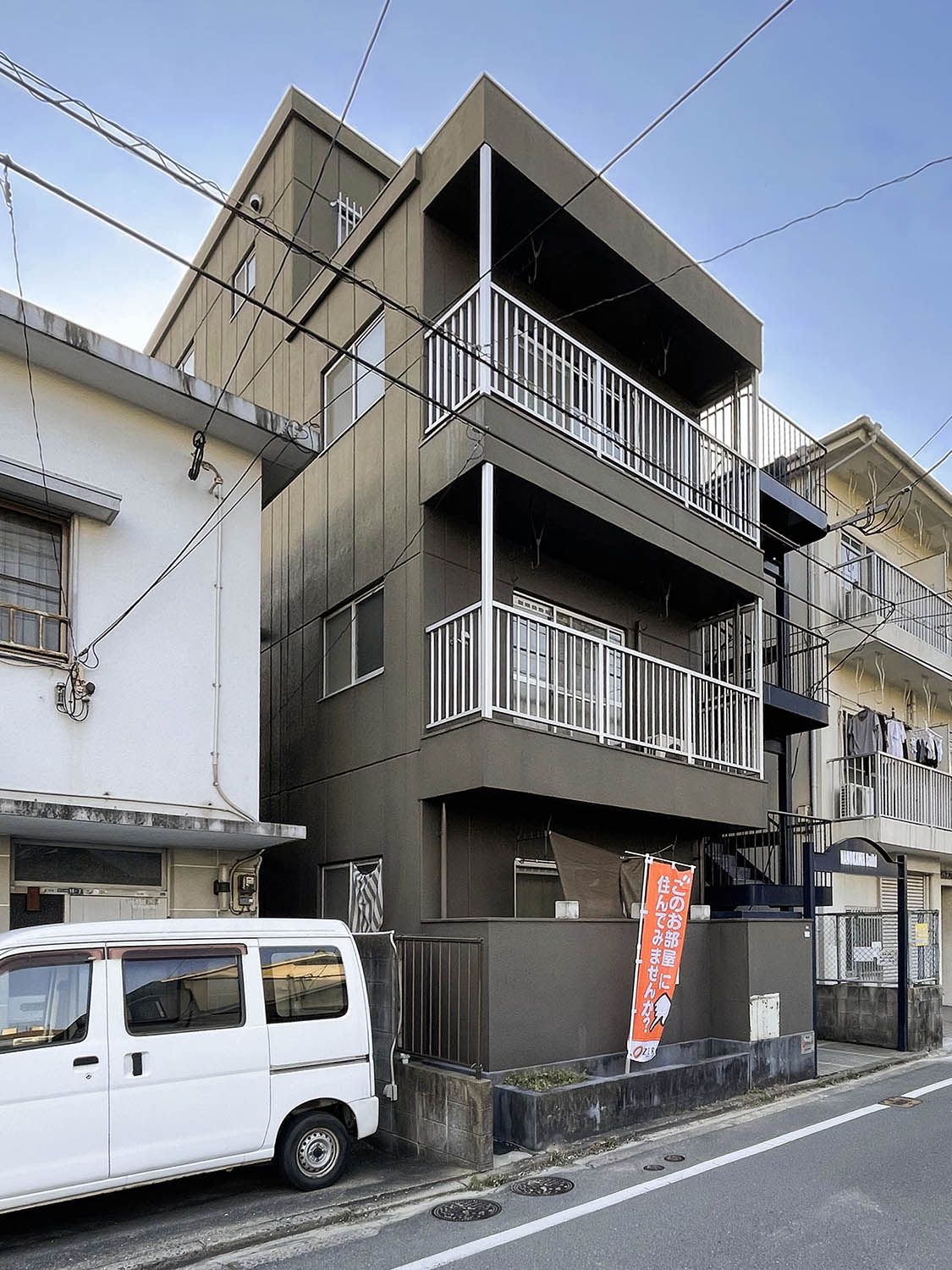 【南区那の川】平尾駅と高宮駅どちらも徒歩圏内、ゆったり１R☆窓のある明るいキッチンには収納たっぷりで便利！一階角部屋二面採光☆もちろんバストイレ別室、シャワートイレ・エアコン完備！事務所利用もご相談くださいませ♪【平尾駅徒歩14分】