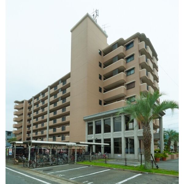 【片縄1丁目バス停すぐ】安心のオートロック設置済みマンションの3LDKのご紹介です。インターネット使い放題、寒い季節にうれしい追い焚き機能付きです。【那珂川市片縄】