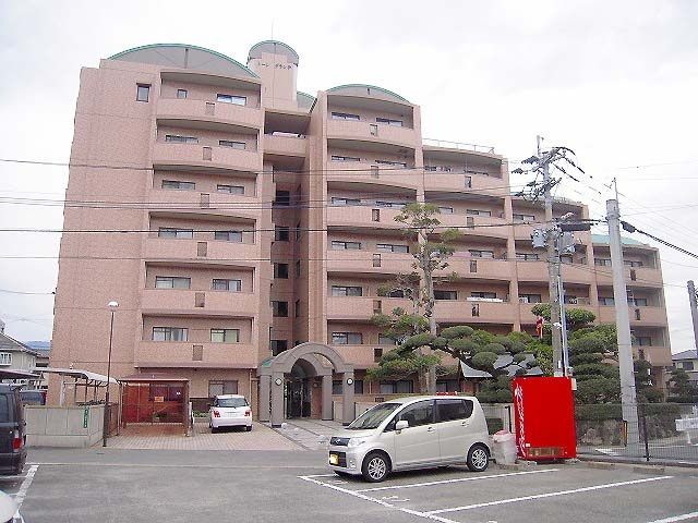 【博多南駅徒歩9分】安心のオートロック設置済みマンションの、和室のある3LDKのご紹介です。南向きの角部屋です。【春日市上白水】
