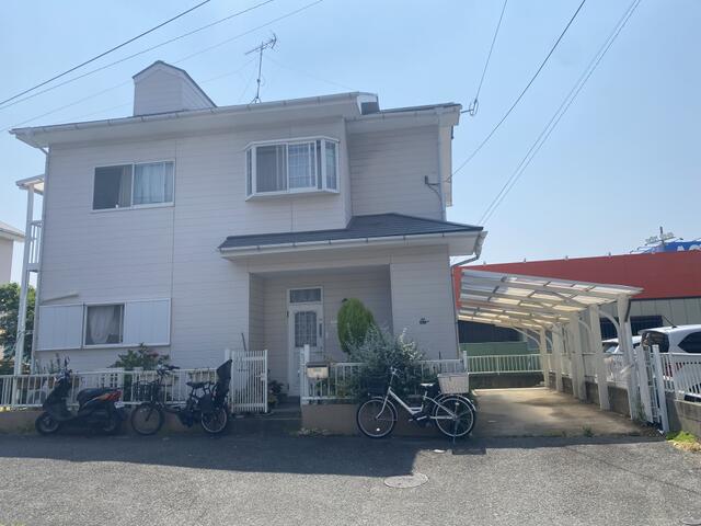 【南区西長住】閑静な住宅街の一角☆戸建5LDK☆駐車場無料でついてます♪部屋数たっぷり！事務所利用も相談可能！内覧できます、お気軽にお申し付けくださいませ！【長丘3丁目バス停徒歩3分】