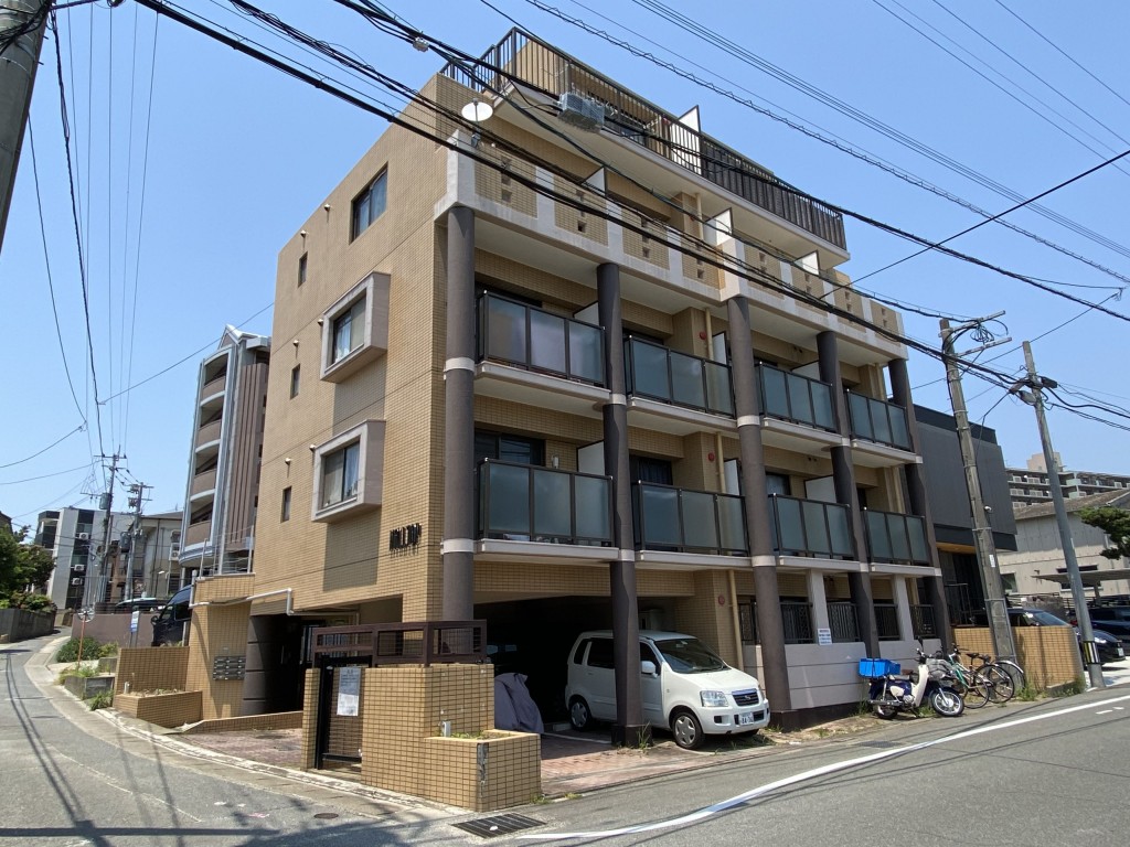 【福岡空港駅　徒歩９分】敷金礼金ゼロ☆バストイレ別☆角部屋☆室内洗濯機置場・コンロ設置済みです【空港前】