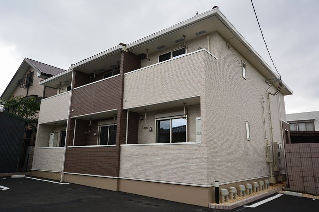 【堤ケ浦バス停徒歩11分】追い焚き機能、浴室乾燥機など設備も充実した1kのご紹介です。30㎡と広々としています。【大野城市仲畑】