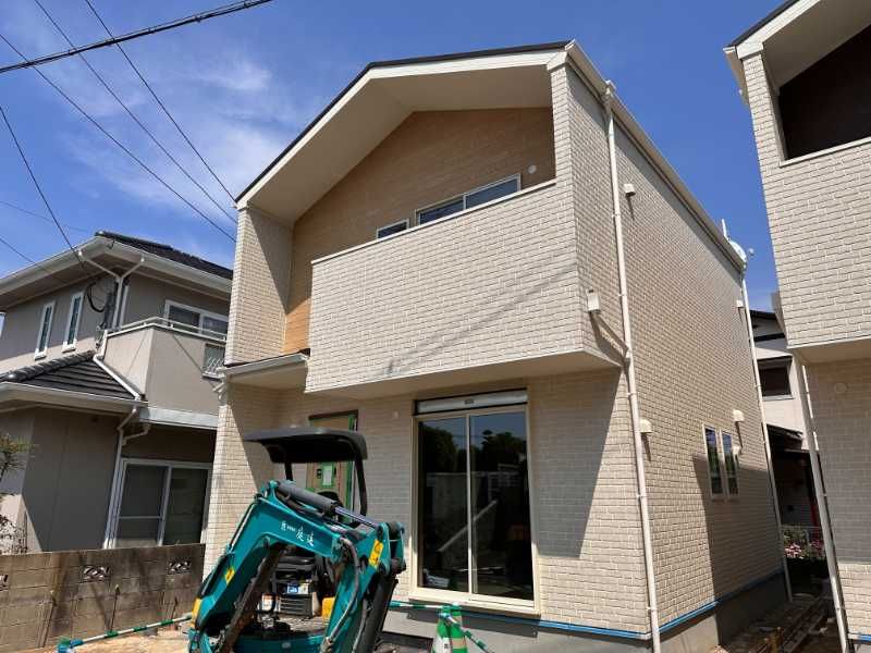 【城南区片江】プライバシー重視の新築戸建、3LDK☆一階に水廻と15帖のリビング、二階にウォークインクローゼット付きの洋室♪前面に駐車場2台無料！6月末入居開始予定です☆【片江営業所バス停徒歩2分】