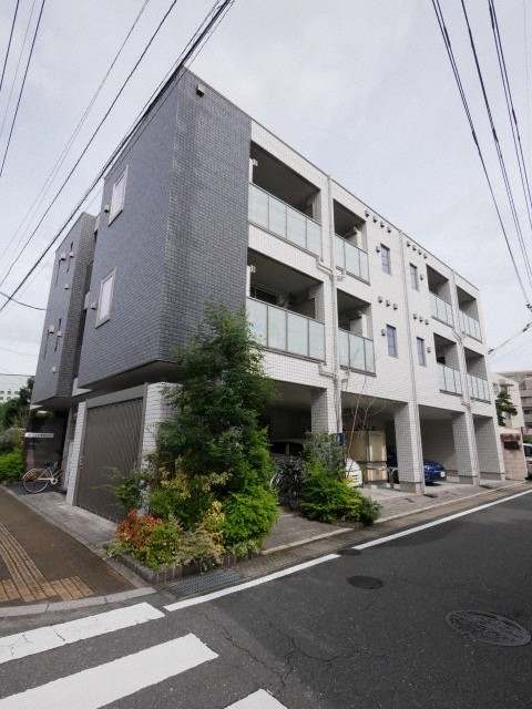 【西鉄白木原駅徒歩6分】ペット飼育相談可能な1LDKのご紹介です。安心のオートロック設置済み、追い焚き機能、ウォシュレット、ウォークインクローゼットなど設備も充実しています。【大野城市白木原】