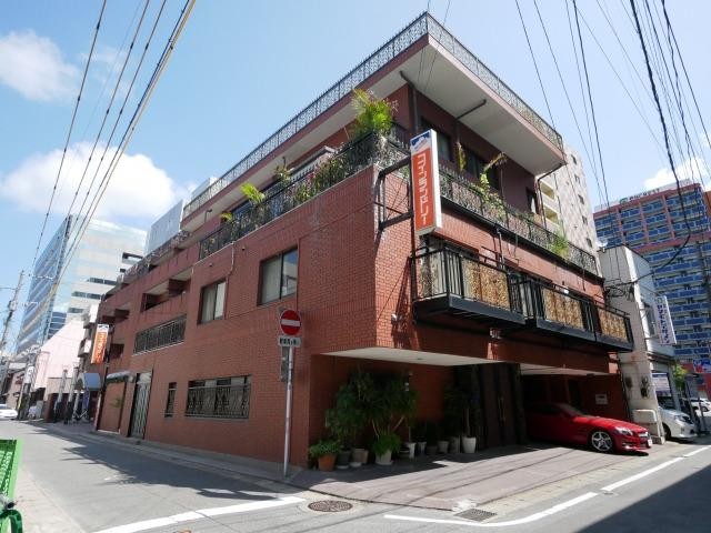 【祇園駅徒歩6分】駅チカ・角部屋・都市ガス・コインランドリー・ペット相談可の1LDKのご紹介です！！カウンターキッチン・グリル付き・シャンプードレッサー・温水洗浄便座など設備充実してます！【冷泉町】
