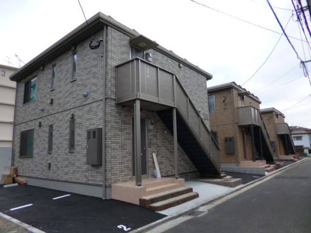 【別府駅徒歩9分】1フロア1部屋のゆったり3LDK☆採光3方向で一日中明るいお部屋♪敷地内駐車場空き有（11000円/月）縦列で2台駐車可能！オール電化で光熱費もお得♪内覧できます！【城南区田島】