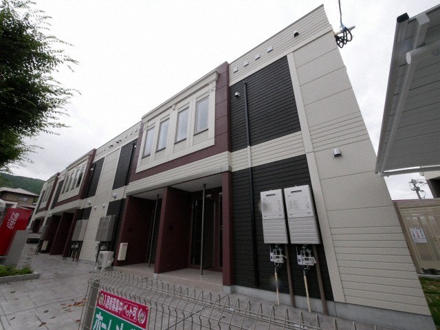 【大城小学校バス停すぐ】ペット飼育相談可能な築浅1LDKのご紹介です。インターネット使い放題、追い焚き機能、浴室乾燥機など設備も充実しています。【大野城市大城】