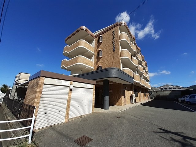 【板付六丁目バス停徒歩8分】追い焚き機能、シャンプードレッサー、TVモニタ付きインタフォン、宅配ボックスなど設備も充実した２ｋのご紹介です。敷金・礼金ゼロで初期費用を抑えられます。【大野城市仲畑】