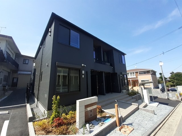 【久留米市上津町】宅配ボックス・システムキッチンなど設備充実してます☆彡人気のサンルームがある1LDKのお部屋です♪【南久留米駅　徒歩48分】