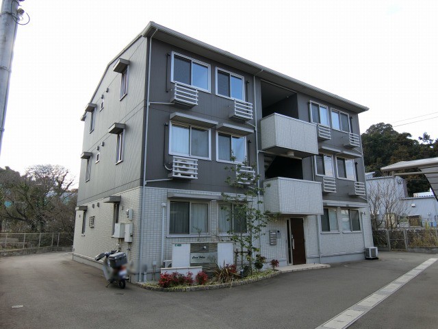 【JR二日市駅徒歩12分】ファミリー向け3LDKのご紹介です。安心のオートロック設置済み、追い焚き機能、浴室乾燥機など設備も充実しています。【筑紫野市武蔵】
