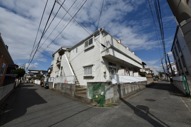 【城南区友丘】プチリノベ済み、１K☆上階角部屋、2面採光の明るいお部屋！出窓とロフト付き、バストイレ別、エアコン新品つきました♪今ならカーテンプレゼントあり！【友泉亭バス停徒歩4分】