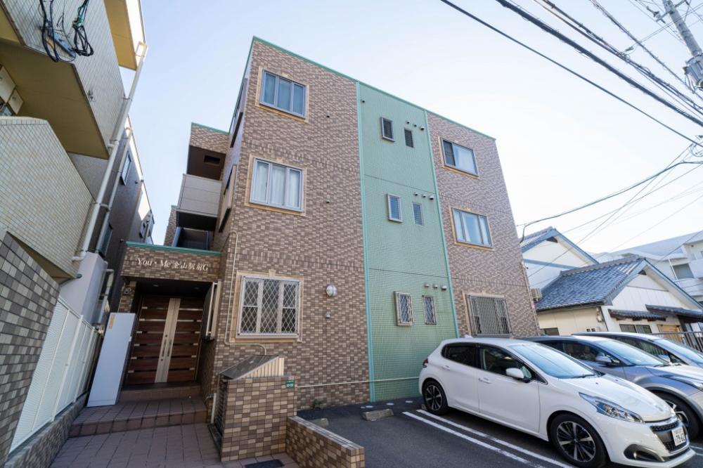 【金山駅徒歩4分】ゆったり間取の１LDK☆オープンラックの玄関収納、大容量のクローゼット、洗面所独立、モニターホン付きオートロック、宅配ボックスなど嬉しい設備がいっぱい♪【城南区七隈】