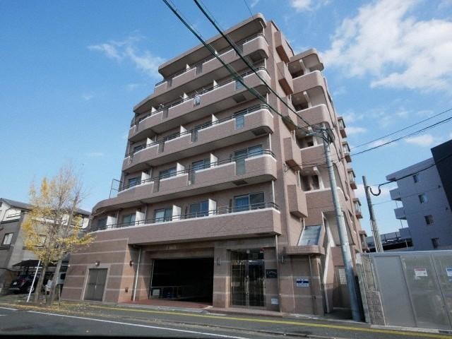 【春日駅徒歩9分】来月上旬退去予定、広めの１K☆シャワートイレ、シャンプードレッサー、2口コンロなど基本設備はしっかり整ったお部屋です！オートロック、シャッター付き駐車場などセキュリティもしっかりしてて安心♪2面採光の角部屋です！【春日市千歳町】