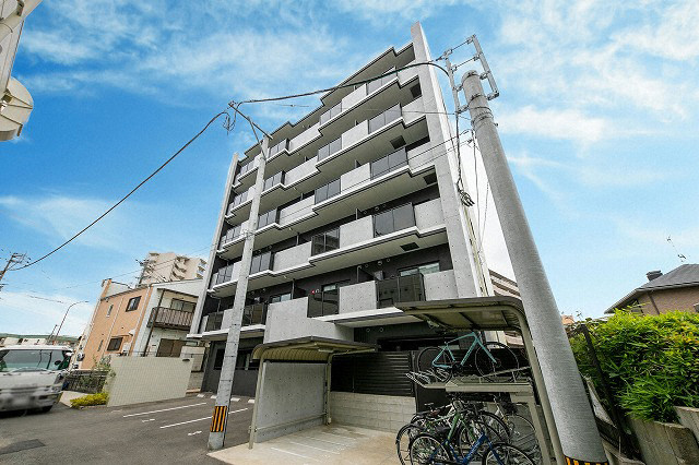 【城西2丁目】スーパーも近く、利便性よいデザイナーズマンション。セキュリティ充実、都市ガス、宅配ボックス完備です【西新駅8分】