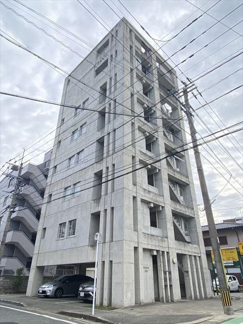 【大橋駅徒歩8分】コンクリ打ちっぱなしの外観に一目ぼれ♡ワンルーム☆外はクール、家賃は優しいお部屋！ウォークインクローゼットも大容量シューズボックスも！一人暮らしにちょうどいいお部屋♪【南区塩原】